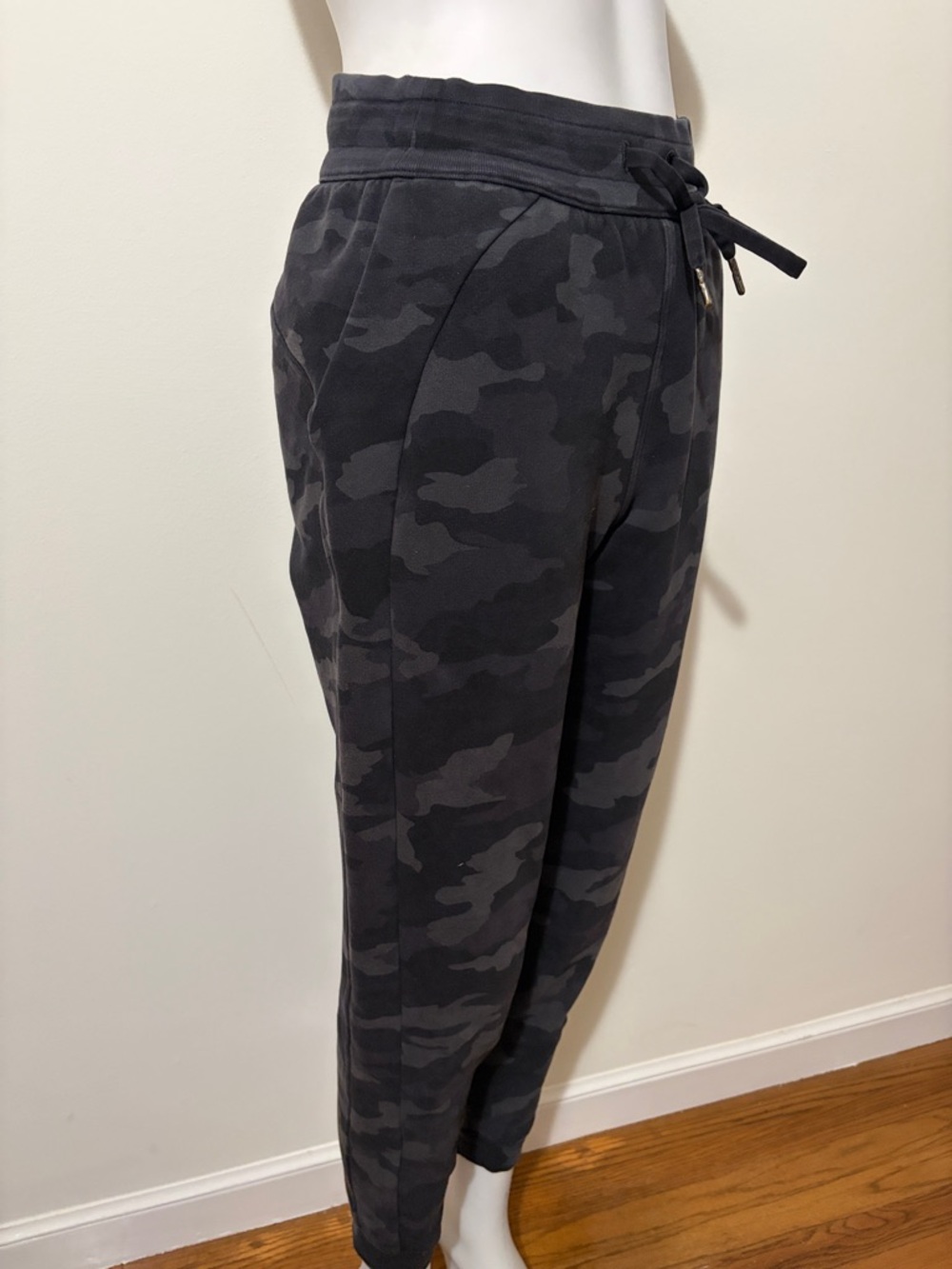 lululemon athletica Black Camo Jogger Pants Size 4 - Picture 5 of 12